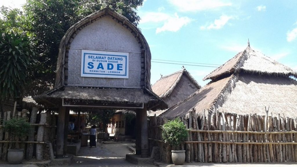 Rumah Adat Desa Sade Lombok