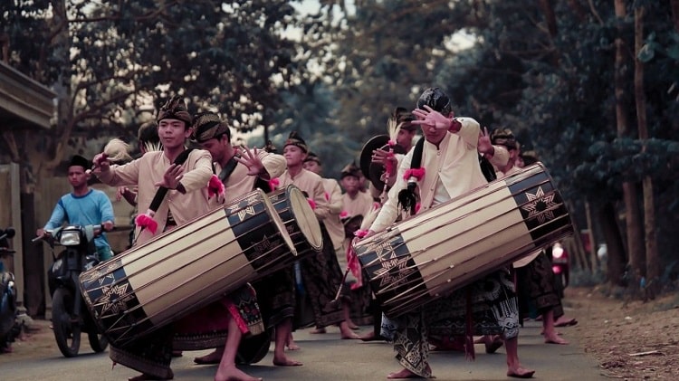 Tradisi dan Budaya Lombok Gendang Beleq