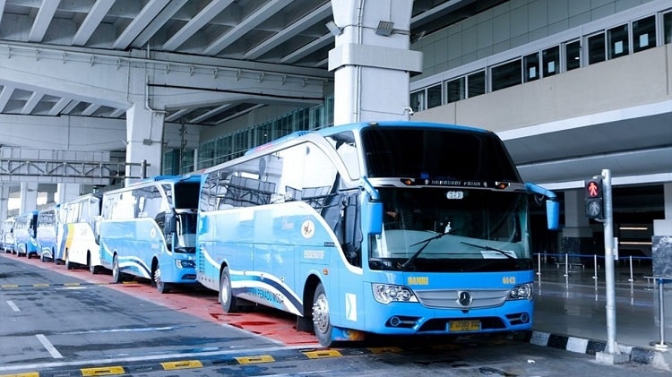 Jadwal Bis Damri dari Bandar Udara Rendani