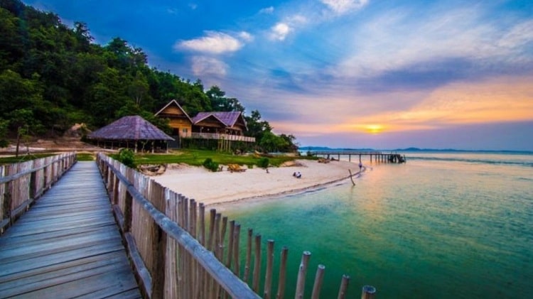 10 Tempat Wisata Tanjung Balai Karimun, Pesonanya Tak Banyak Orang Tahu! - Wisatalombok.co.id