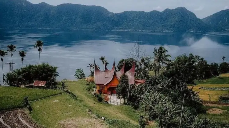 Danau Maninjau Padang