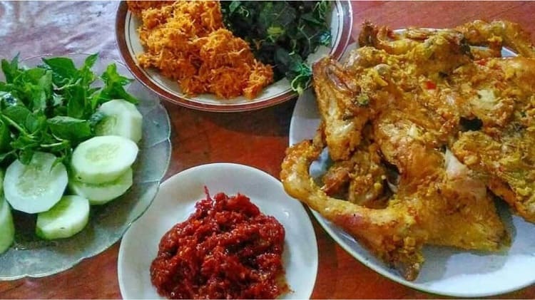 Ayam Tim Mbok Yem